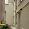 Au 10 rue Thouin, restes de l’enceinte intégrés dans les immeubles construits à la fin du XVIIe siècle.